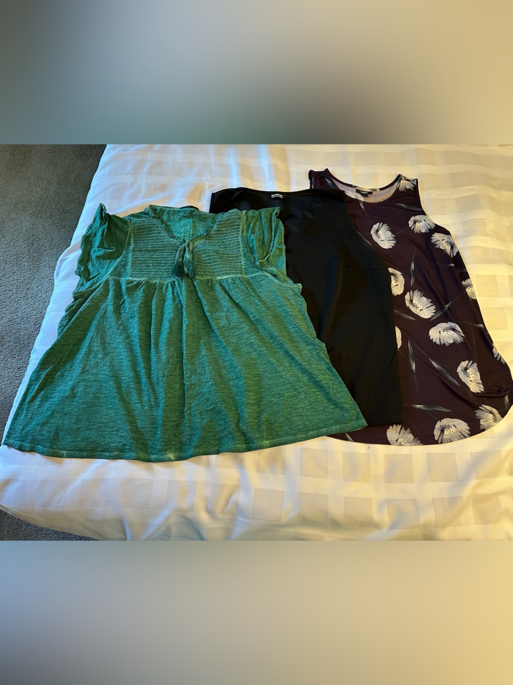 🔥🔥🔥Bundle of 3 Women's Sleeveless & Short-Sleeve Tops - Green, Black, Purple, 2X